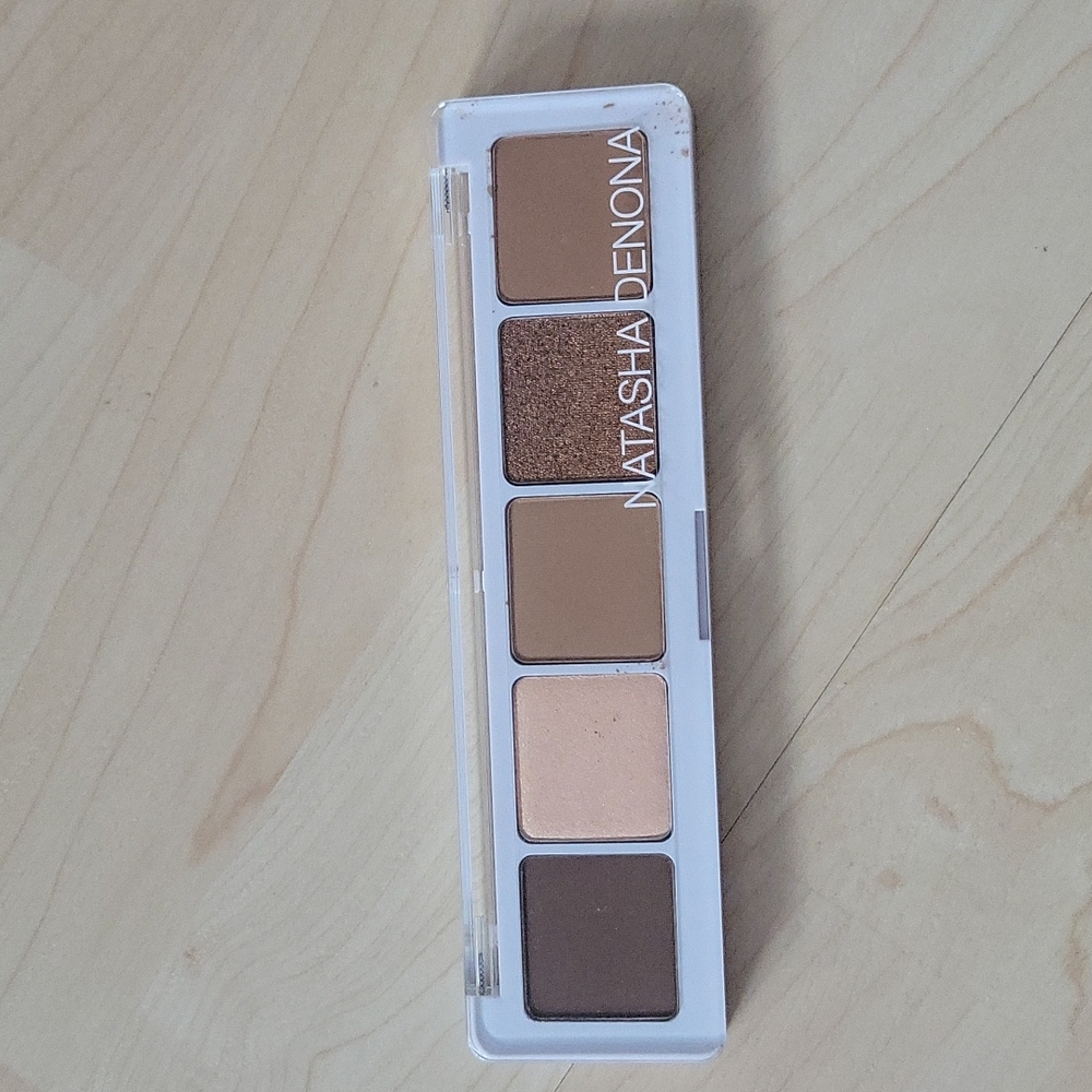 Eyeshadow palette